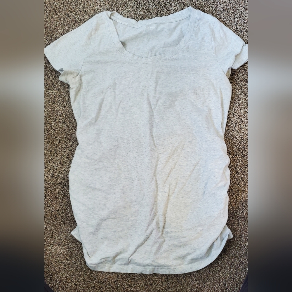 Old Navy Heather Gray Maternity Tee